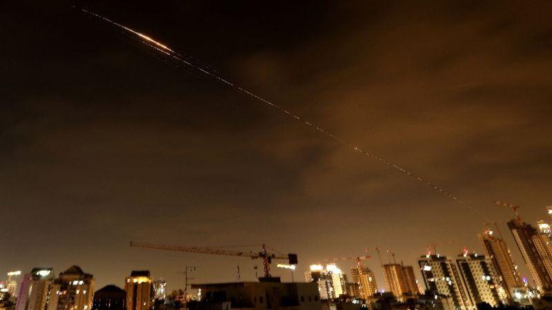 Israel strikes hit Tehran again as Iran aims for Gulf sites.
