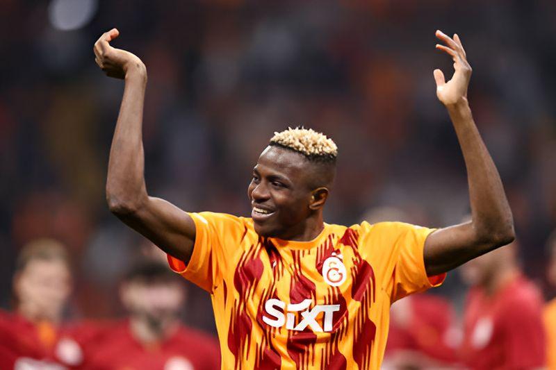 Pennant praised Osimhen’s goal-scoring ability, insisting the Nigerian would dramatically improve Chelsea if signed