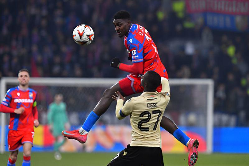 Plzeň previously agreed to sell Durosinmi to Frankfurt in January, but a knee injury halted the move