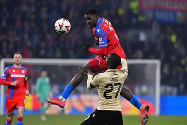 Plzeň previously agreed to sell Durosinmi to Frankfurt in January, but a knee injury halted the move