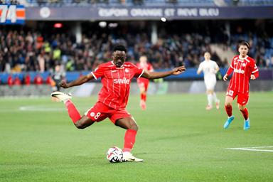 Sevilla is reluctant to release Adams, prioritising his rehabilitation over his national team call-up
