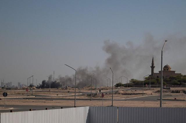 Several US jets were involved in crashes in Kuwait as the Gulf crisis entered a new phase.
