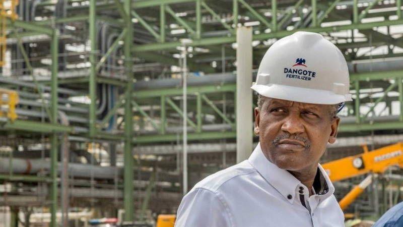 Dangote refinery reduces petrol gantry price to N1,200 per litre.
