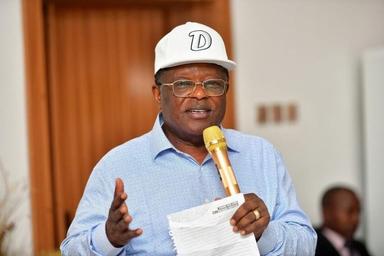 Minister of Works David Umahi speaks at a stakeholder engagement regarding the Lagos-Calabar coastal highway and planned compensation
