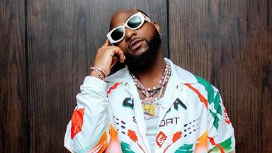 Davido arriving at the Lagos State High Court in Yaba amid custody proceedings involving his daughter Imade.