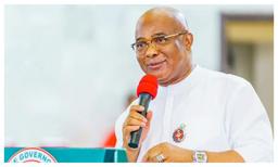 Imo State Governor Hope Uzodimma addressing APC leaders at Government House in Owerri