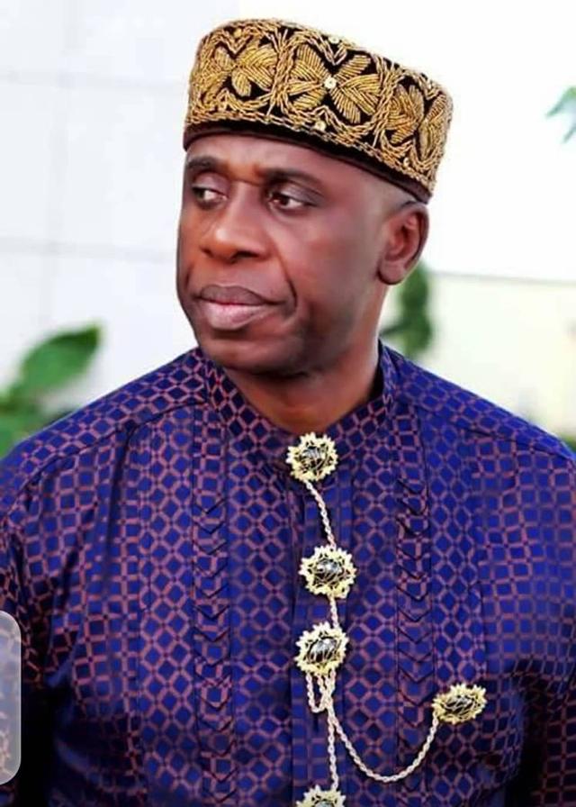 Armed attackers target Rotimi Amaechi’s convoy during his visit to Rivers and burn ADC’s office.
