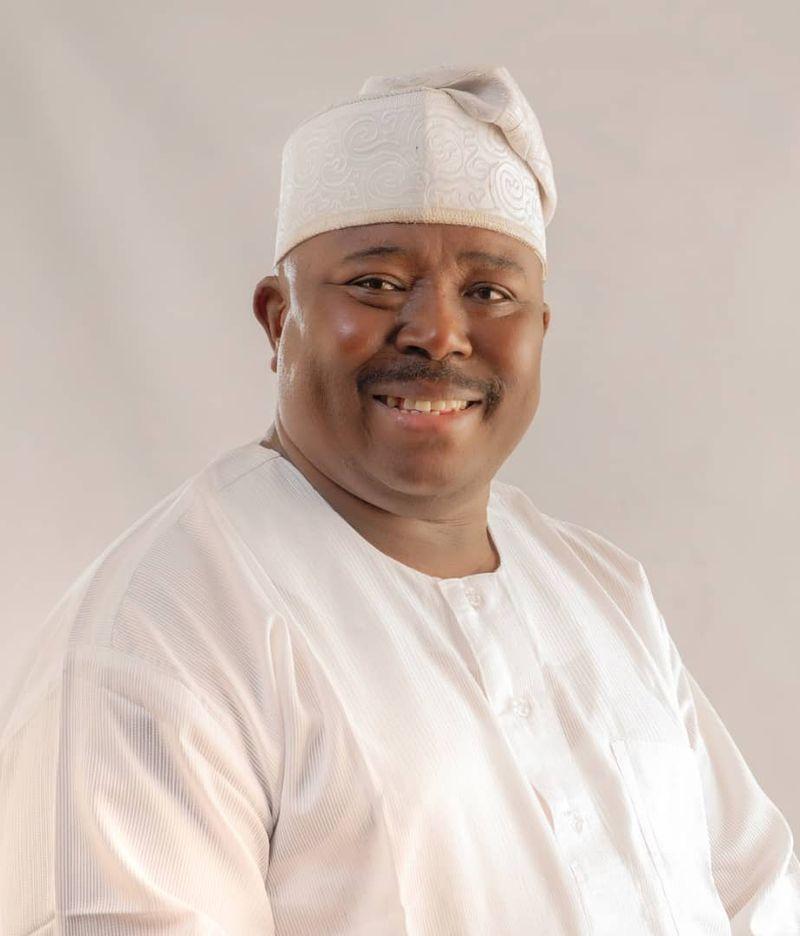 APC senator Sharafadeen Alli announces plan to contest for 2027 Oyo governorship.
