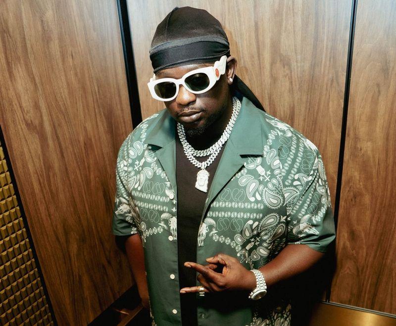 Nigerian singer Wande Coal released a free extended version of ‘Again’ 
