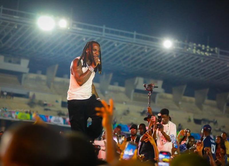 Burna Boy finally addresses criticisms for walking off stage in Lagos 
