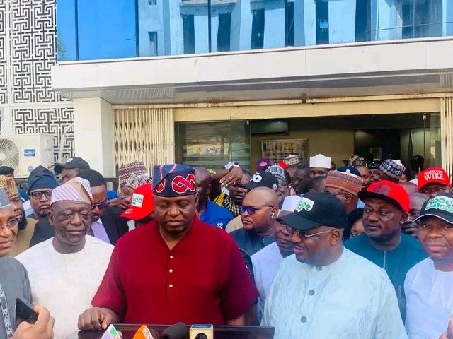 Philip Aduda arriving at the All Progressives Congress National Secretariat in Abuja for a closed-door meeting.