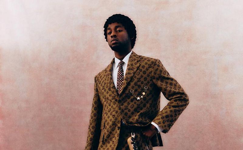 Afrobeats singer Omah Lay has joined Davido, Burna Boy and Wizkid to hit one billion total YouTube views 
