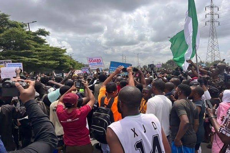 Protesters in Abuja held placards demanding reforms in Nigeria's oil industry and the revitalisation of local refineries.