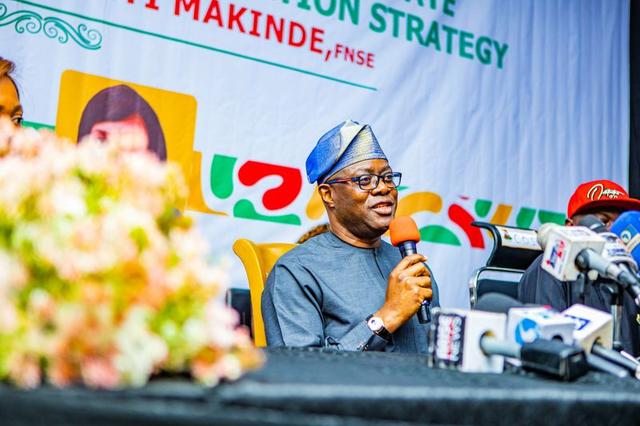 Makinde approves N10,000 salary boost for Oyo workers to ease fuel crisis.
