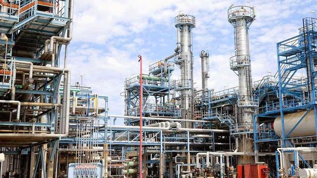 Fuel storage tanks and loading facilities at the Dangote Petroleum Refinery in Lekki, Lagos.