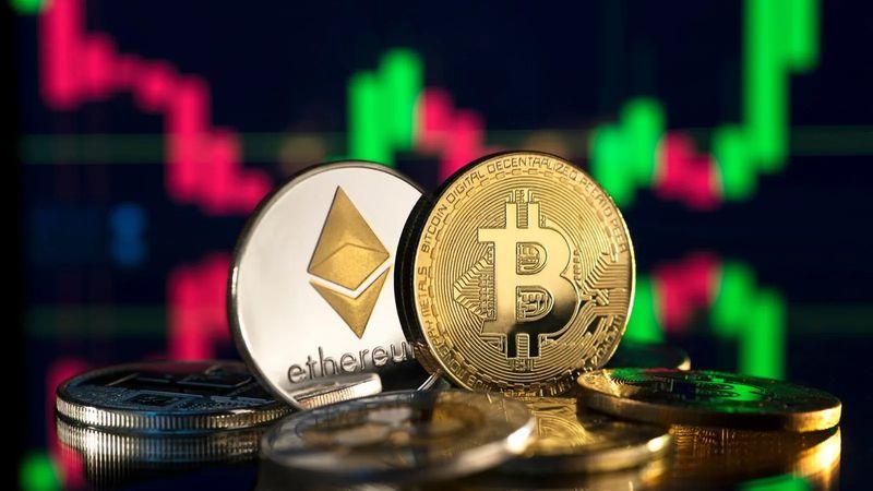 Bitcoin has broken ATH once again but Ethereum continues to struggle, here are the reasons. 