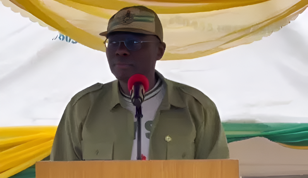 Governor Babajide Sanwo-Olu of Lagos State has promised corps members in his state a sum of N100,000.