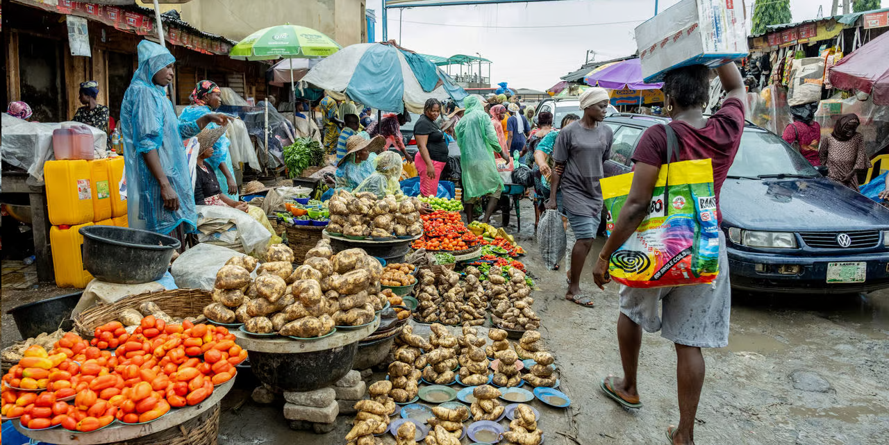 According to economy experts, naira will stabilise and fuel price will go up. 