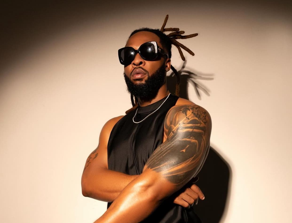 While propagating for the media to promote all aspects of African music, Flavour revealed that he is not an Afrobeats artiste. 
