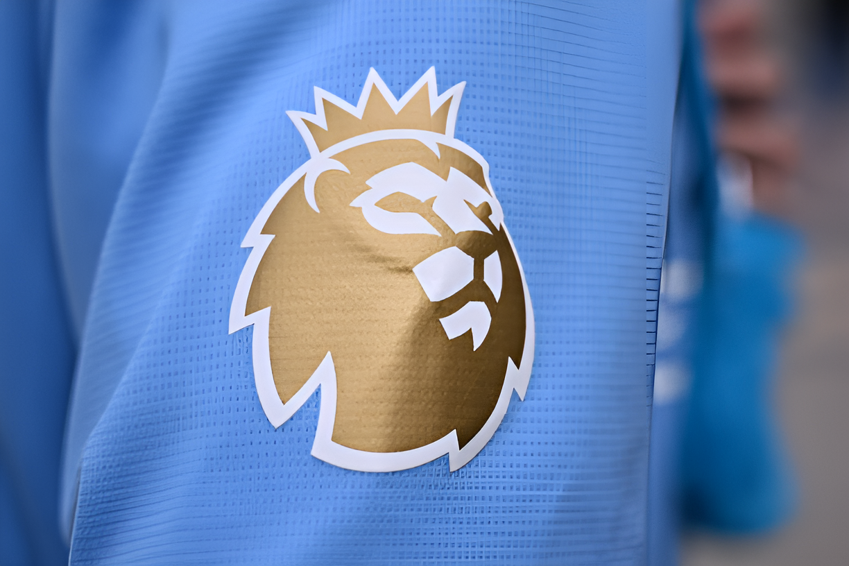 Final transfer window signings by Premier League's top 6 clubs.

