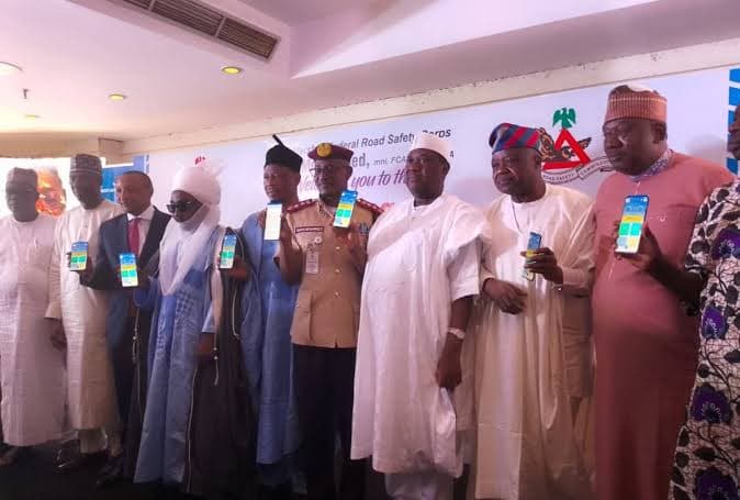 Federal Road Safety Corps (FRSC) and other attendees showcased the mobile app at the launch ceremony. 