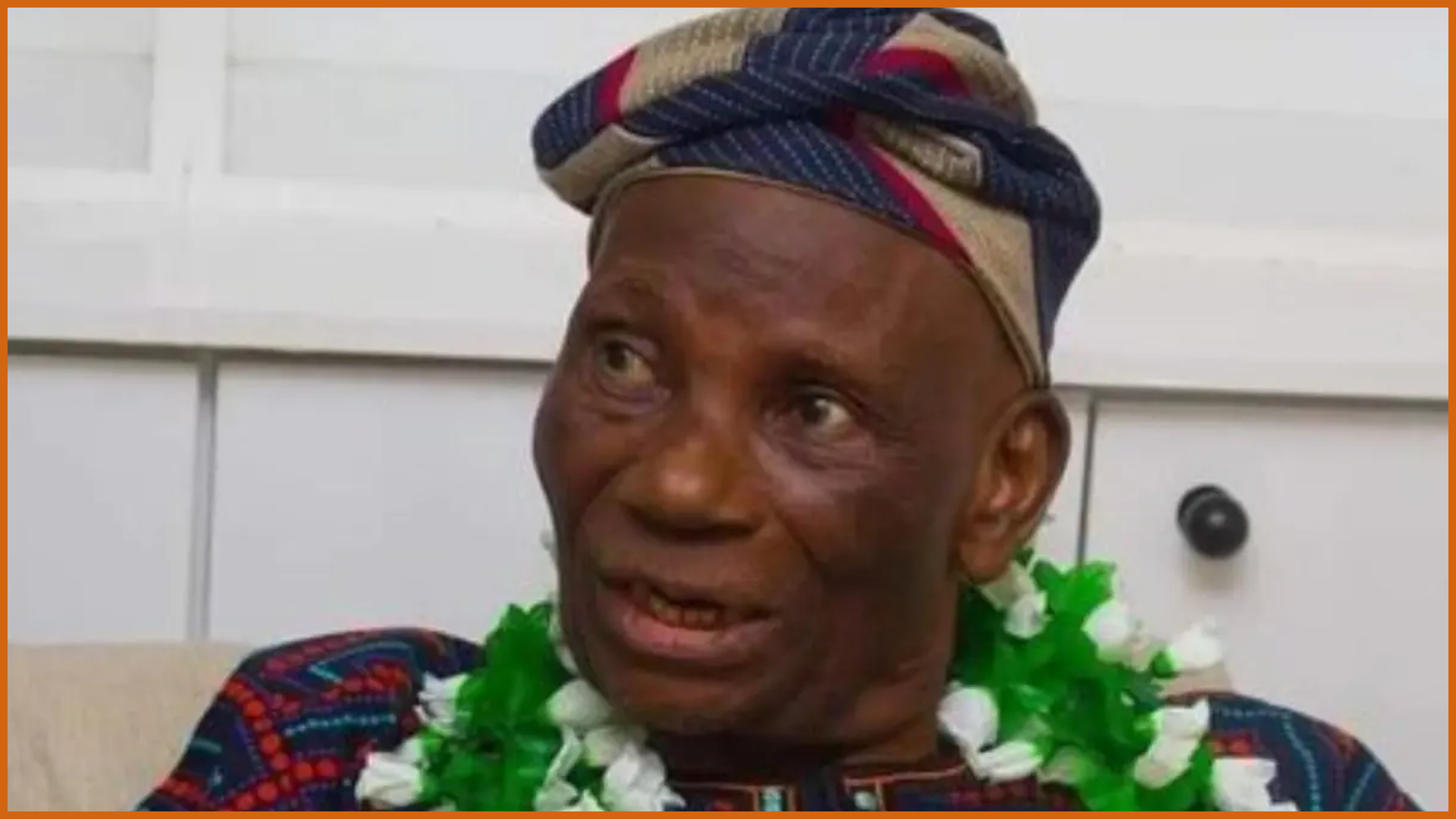 Nigerians criticise the federal government for allegedly failing to honour Nigerian Flag designer, Taiwo Akinkunmi with state funeral
