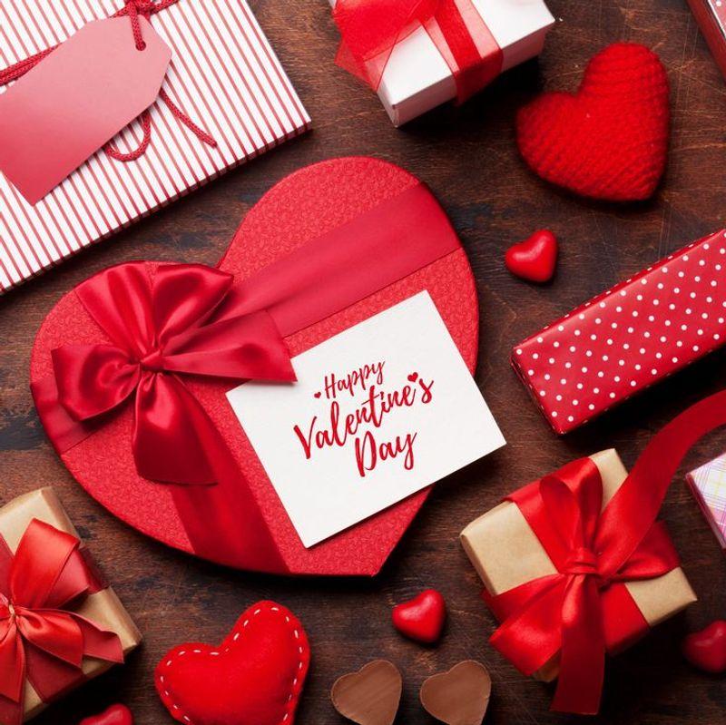 Affordable Valentine’s gifts for her that won’t exceed N20,000.