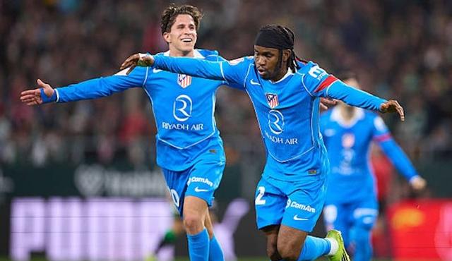 Ademola Lookman celebrating his goal for Atlético Madrid against Real Betis.