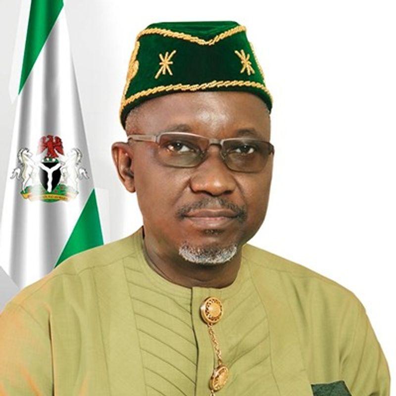 Minister Ekperikpe Ekpo addressing stakeholders about the new cooking gas export ban.