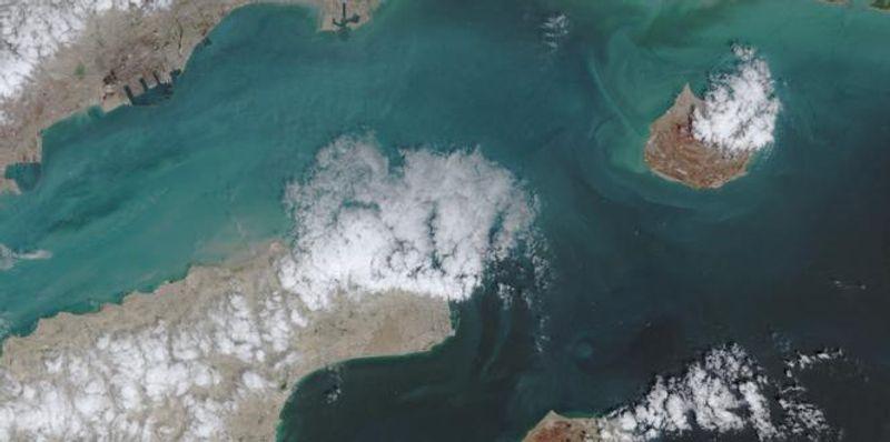 Iran restricts Strait of Hormuz again despite ceasefire hopes